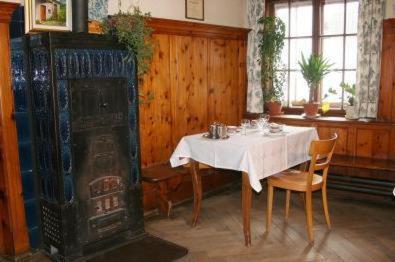Hotel Gasthaus Zum Weissen Kreuz Samedan Zewnętrze zdjęcie