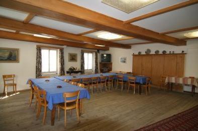 Hotel Gasthaus Zum Weissen Kreuz Samedan Zewnętrze zdjęcie